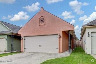 Building Photo - 121 Flagg Pl