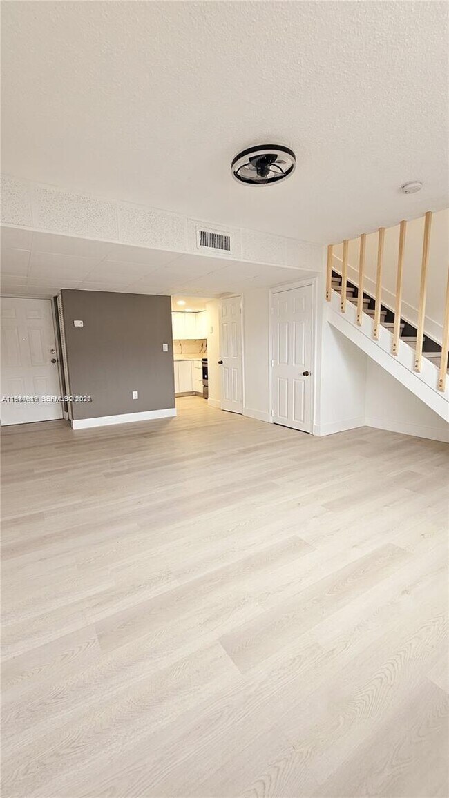 Foto del edificio - 5 Olive Dr