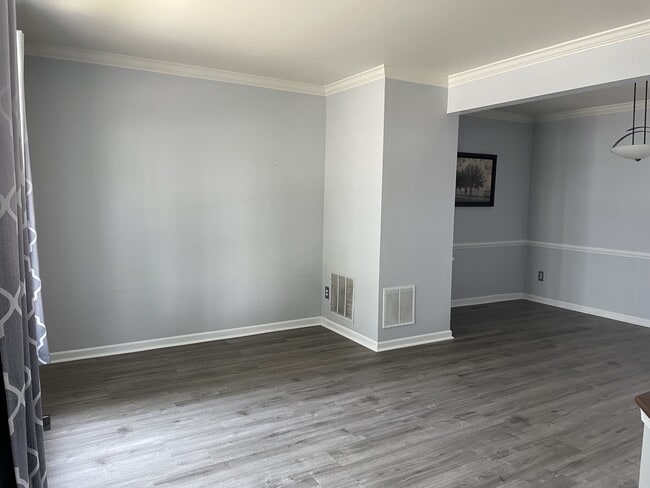 Building Photo - 2068 Lockwood Dr