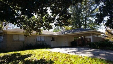 Building Photo - 1717 Alison Ave