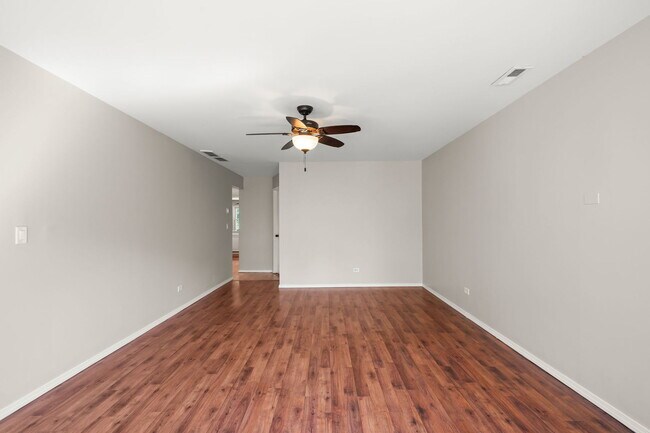 Foto del edificio - 519 Hillside Dr