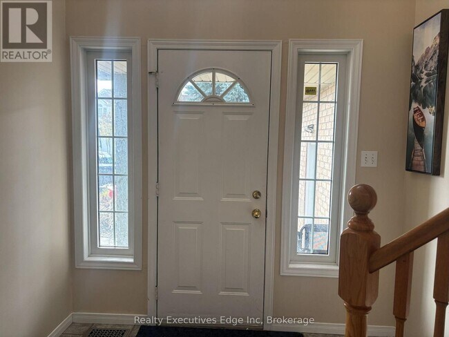 Photo du bâtiment - 5 Camm Crescent