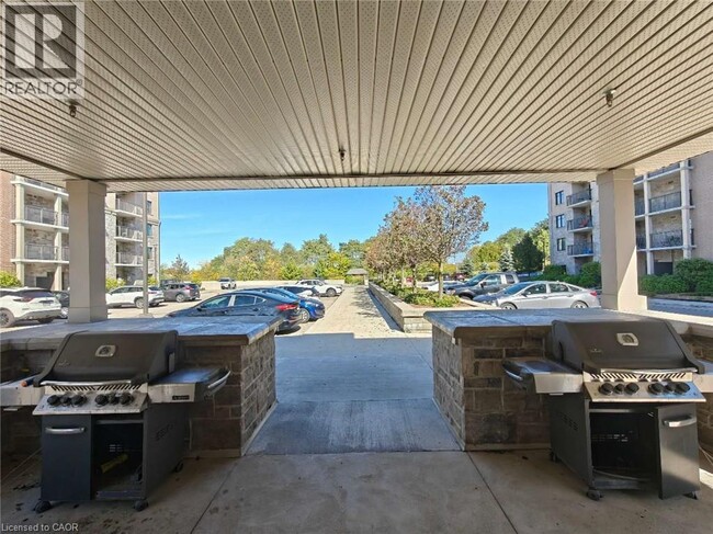 Building Photo - 776 Laurelwood Dr