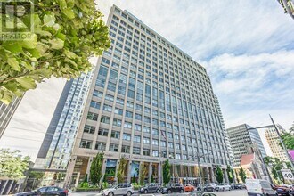 Building Photo - 111 St Clair Ave W