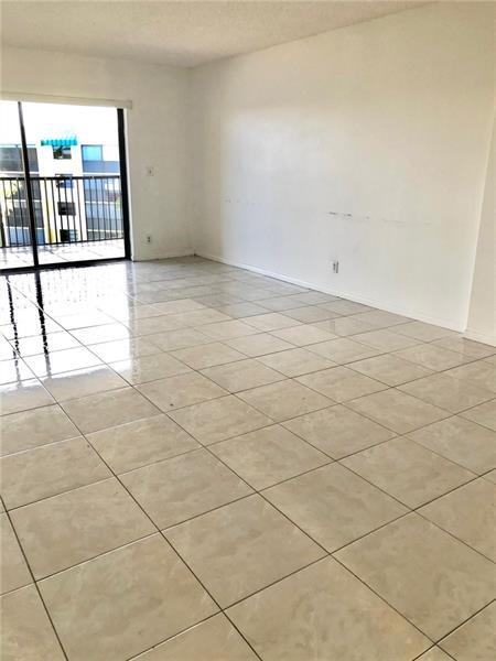 Building Photo - 6575 W Oakland Park Blvd