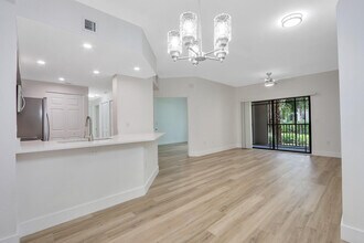 Building Photo - 3023 Alcazar Pl