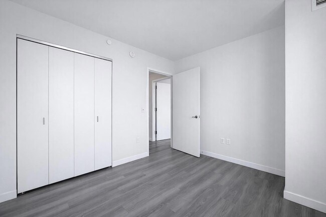 Building Photo - 1524 Sheepshead Bay Rd