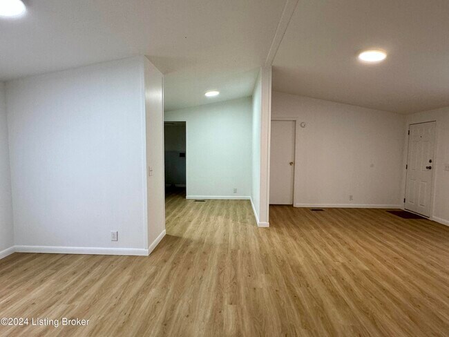 Foto del edificio - 2209 Pfister Rd