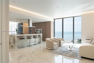 Building Photo - 18501 Collins Ave