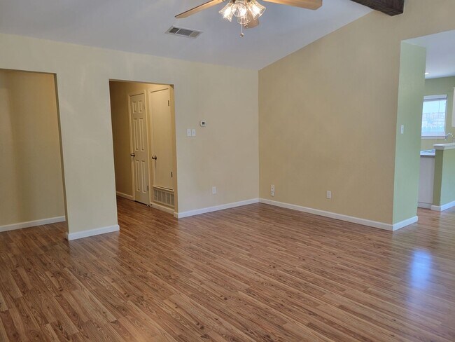 Foto del edificio - 3BD/2BA Home close to shopping and Ft. Hood in Harker Heights!
