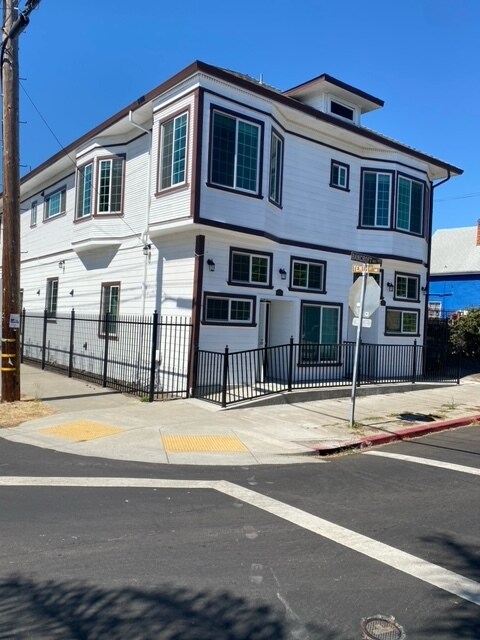 Building Photo - 1027 Bancroft Way