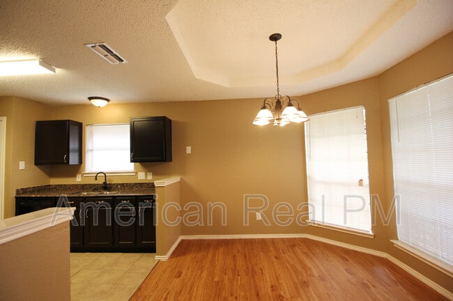 Photo - 2622 Hartford Ln House