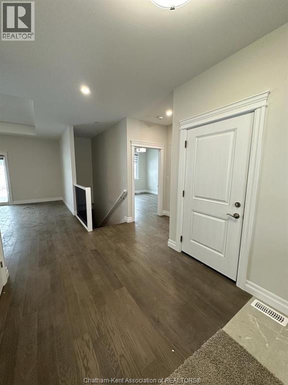 Photo du bâtiment - 70 Victoria Ave