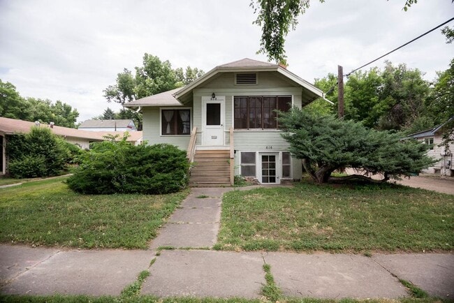Building Photo - 618 W Myrtle St