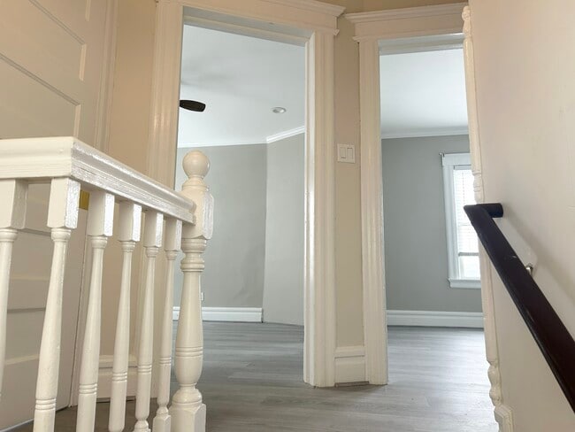 Top of entrance stairs - 10 Devon Ter