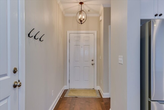 Building Photo - 3 Bedroom 2.5 Bath in Canterbury Farms!