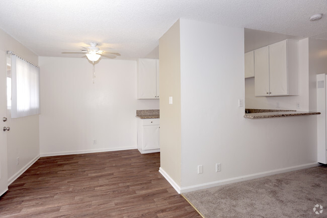 2BR, 1BA- 850 - SF - Beach Grove Apartments