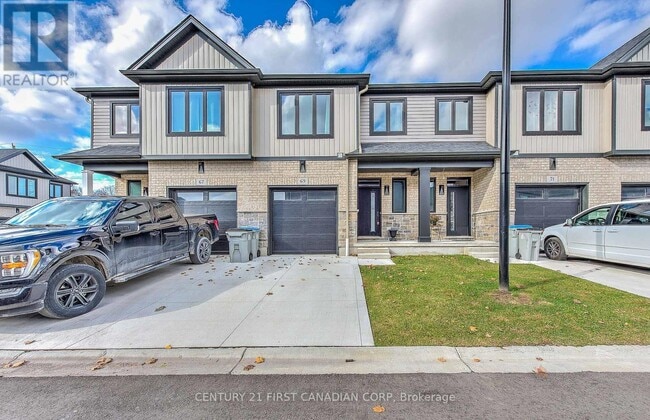 Building Photo - 601 Lions Park Dr