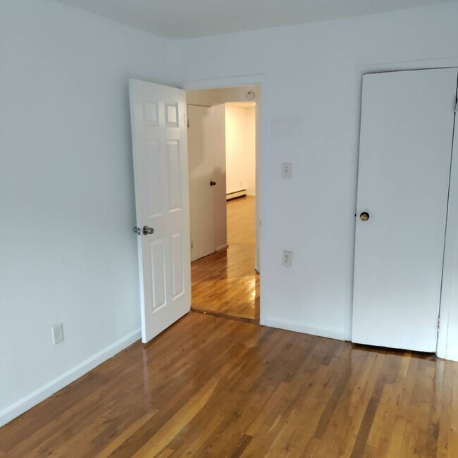 Foto del edificio - 1440 E 86th St