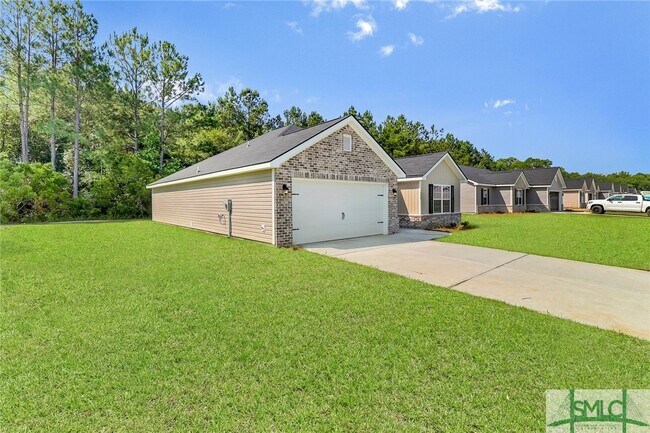 Building Photo - 532 Cade Ave