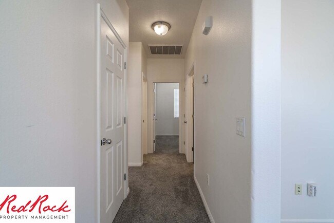 Foto del edificio - Coral Canyon Home with Great Views - Pet F...