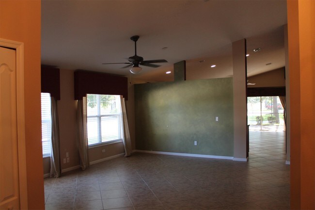 Building Photo - 433 Misty Oaks Run