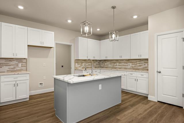 Foto del edificio - 2414 Forest Hill Ln