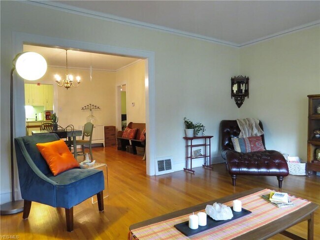 Foto del edificio - 2165 Glenbury Ave