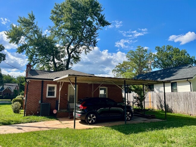Building Photo - 1217 Enderly Rd