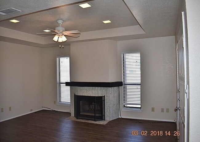 Building Photo - 5418 Lakeview Pkwy