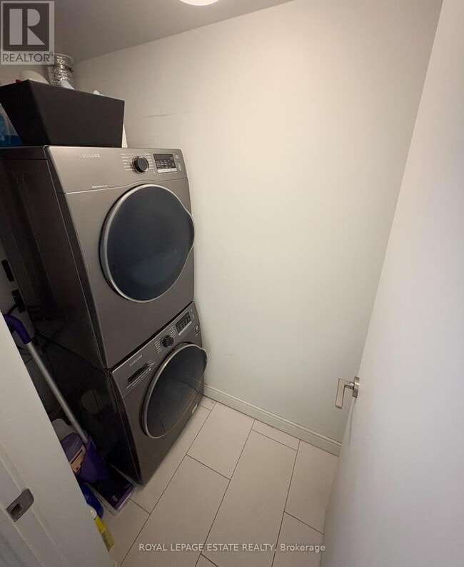 Building Photo - 1100 Kingston Rd