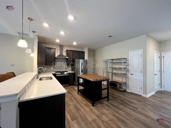 Foto del edificio - Charming 3-Bedroom, 2-Bath Home with Bonus...