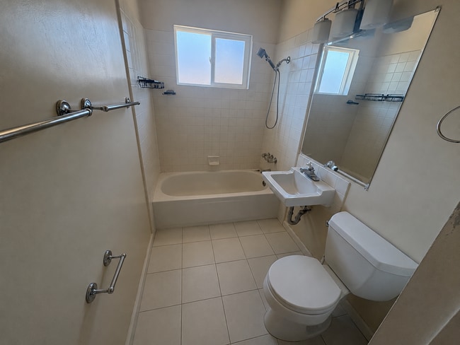 Building Photo - Ranch Styled 3Bed/2Bath SFH For Rent In The Desirable Town of Milpitas!!!