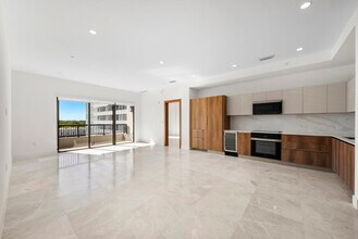 Building Photo - 701 Valencia