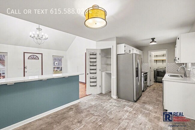 Foto del edificio - 7184 Chester Rd