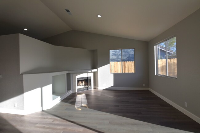 Building Photo - 8477 Water Poppy Way