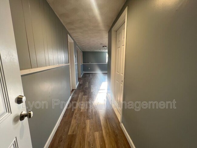 Foto del edificio - 105 Enfield St