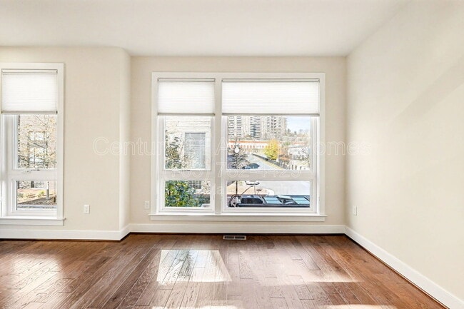 Building Photo - 402 Stabler Ln