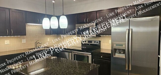 Foto del edificio - 1131 Stringers Ridge Rd