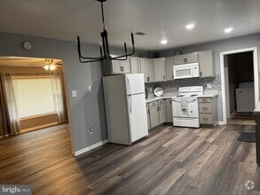 Building Photo - 9700 Cedarhollow Ln