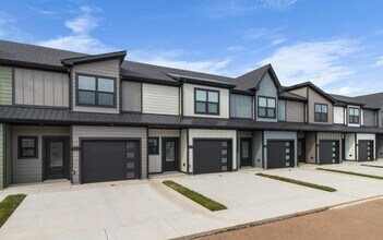 Building Photo - 303 Jonathan Wade Cir