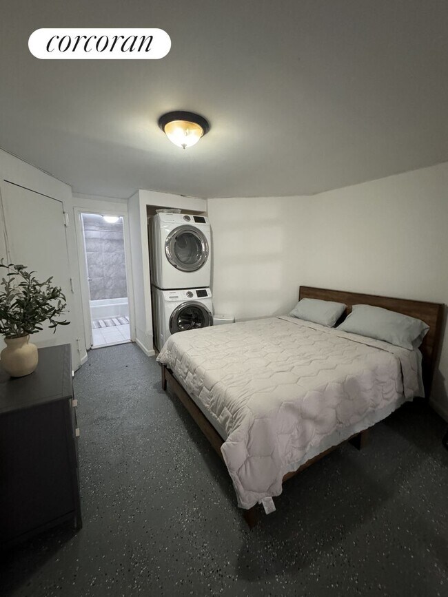 Foto del edificio - 238 E 82nd St