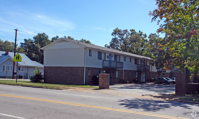 Building Photo - San Souci Apartments