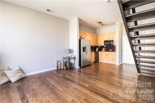 Building Photo - 2125 Southend Dr