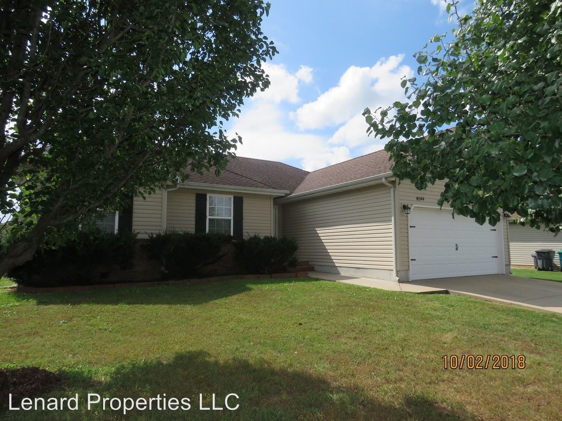 Primary Photo - 3 br, 2 bath House - 4044 West Linwood St