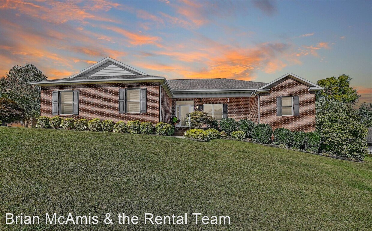 Foto principal - 3 br, 2 bath House - 106 Keeneland Circle