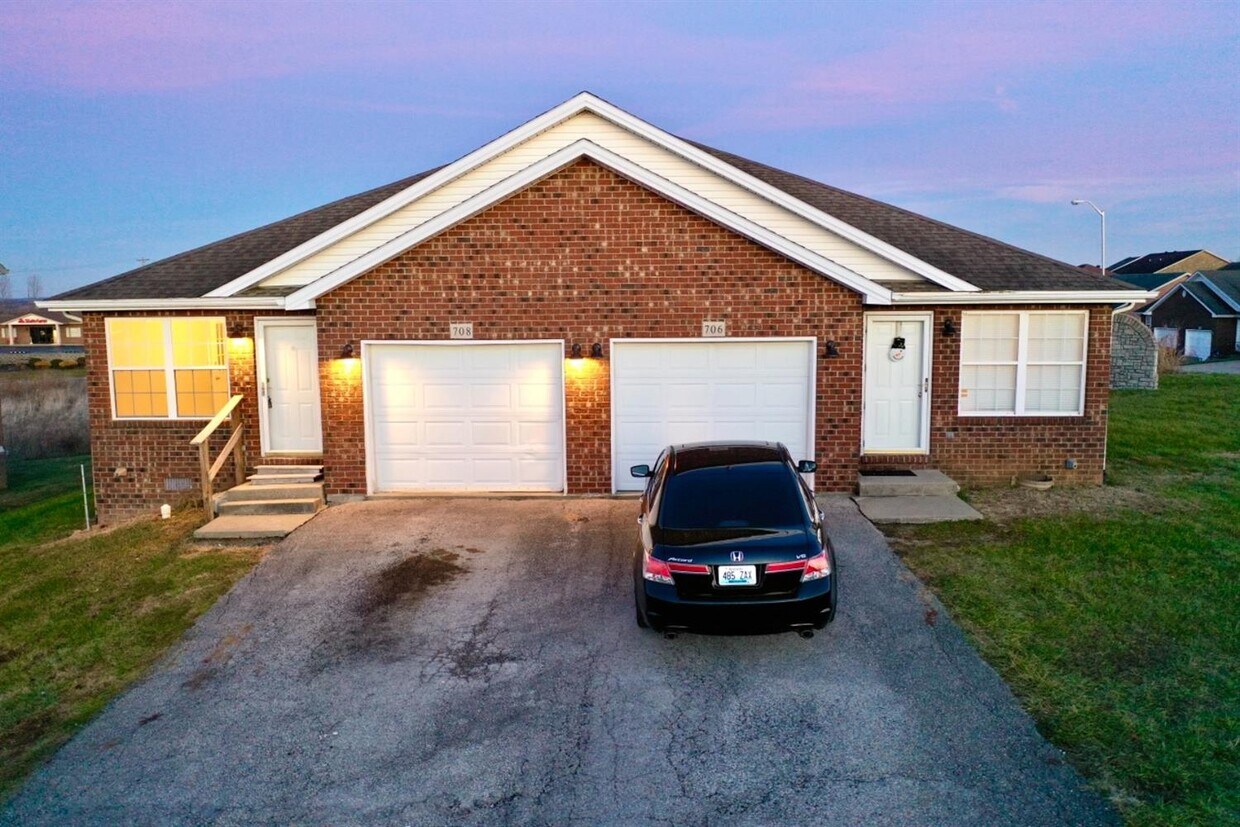 Foto principal - 708 Cobbler Ln