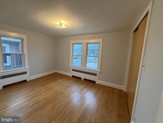 Building Photo - 130 N Broadway