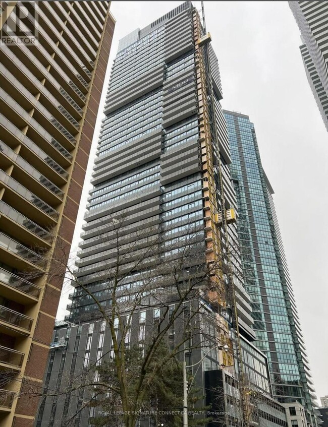 Building Photo - 55 Charles St E