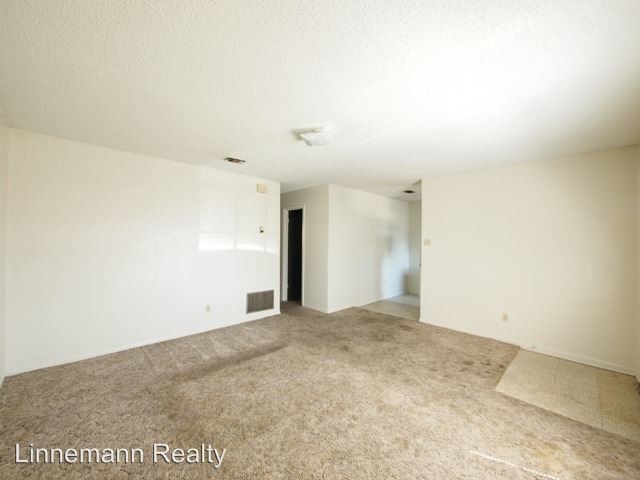Building Photo - 624 Sunset Ln